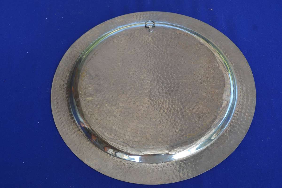 Hammered Detail Silver Plate Wall Plate