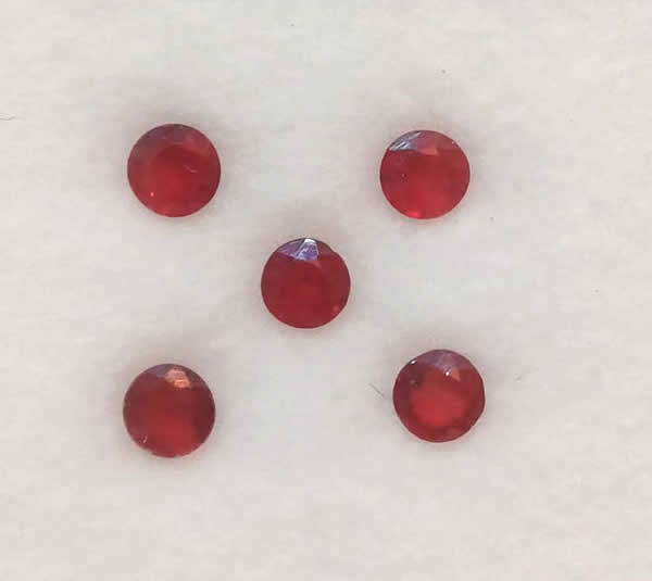 Parcel of Rubies - Pigeon Blood Red Round Cut - 0,93cts.