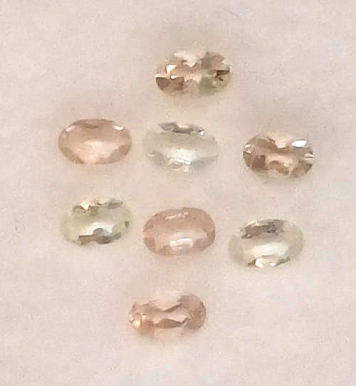 Sapphire Parcel of 8 - Imperial Orange Oval Facet - 1,49cts
