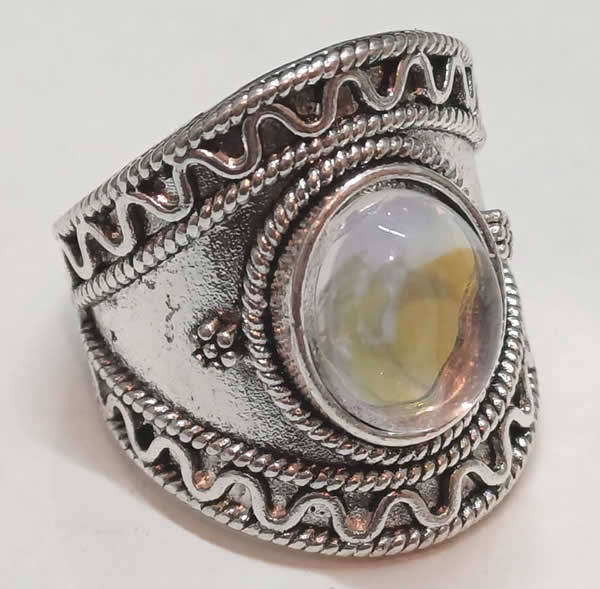 Pretty Silver Plated Dress Ring with Gemstone.