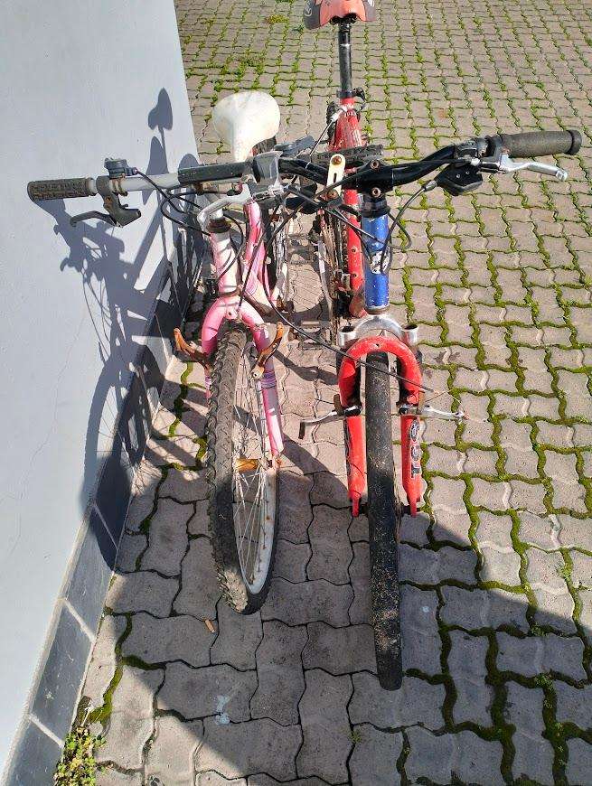 2 X BICYCLES