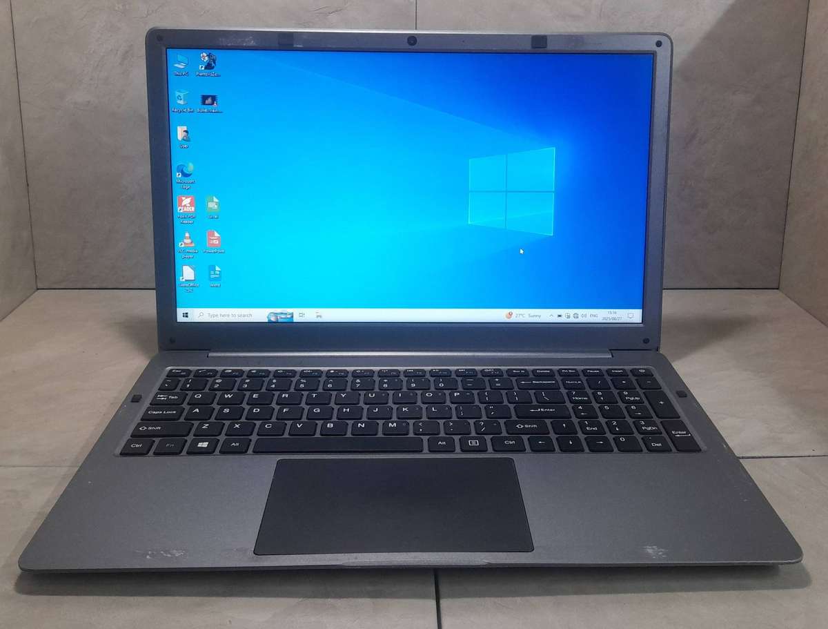 Dixon Laptop / Celeron / 4GB RAM / 120GB SSD / 15.6: LED / Win 10