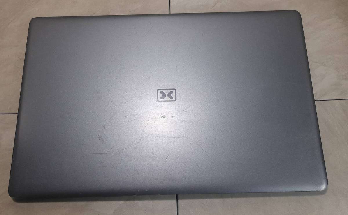 Dixon Laptop / Celeron / 4GB RAM / 120GB SSD / 15.6: LED / Win 10