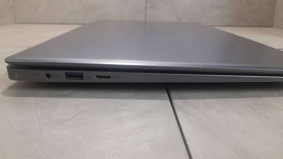 Dixon Laptop / Celeron / 4GB RAM / 120GB SSD / 15.6: LED / Win 10