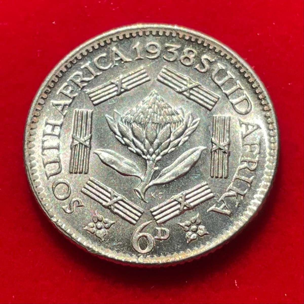 Brilliant uncirculated 1938 silver sixpence coin - As per photos