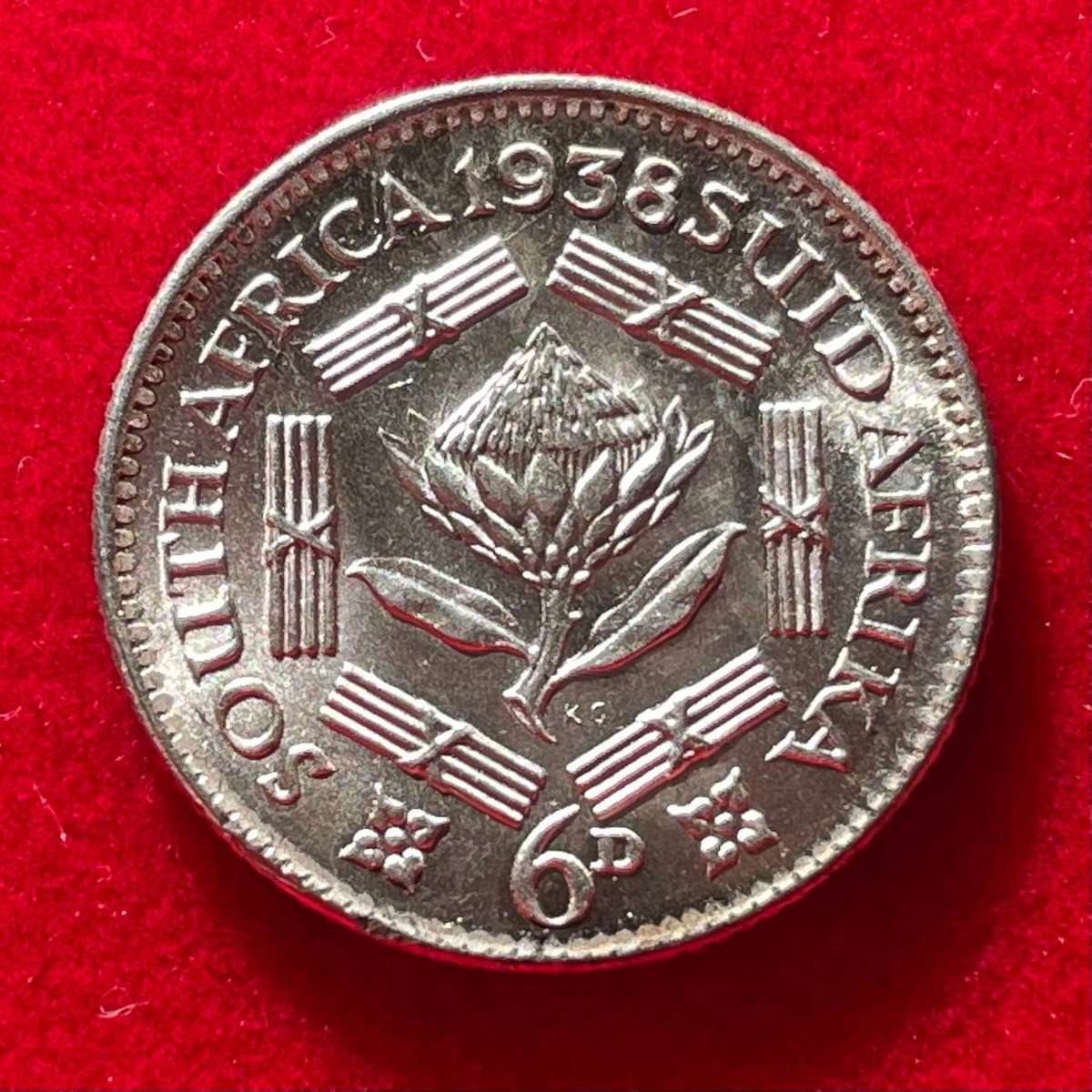 Brilliant uncirculated 1938 silver sixpence coin - As per photos