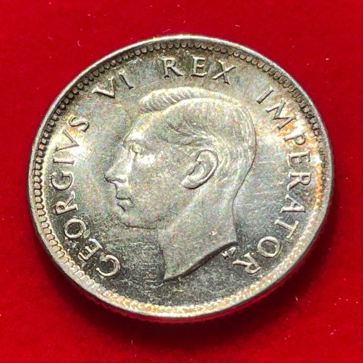Brilliant uncirculated 1938 silver sixpence coin - As per photos