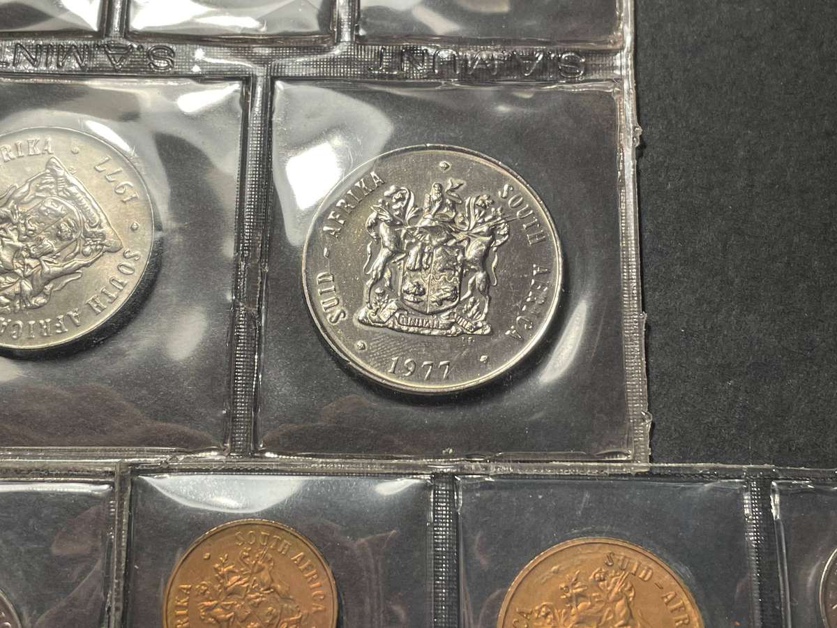Original SA mint sealed 1977 Uncirculated mint pack from R1 to 1/2 cent - 3x available