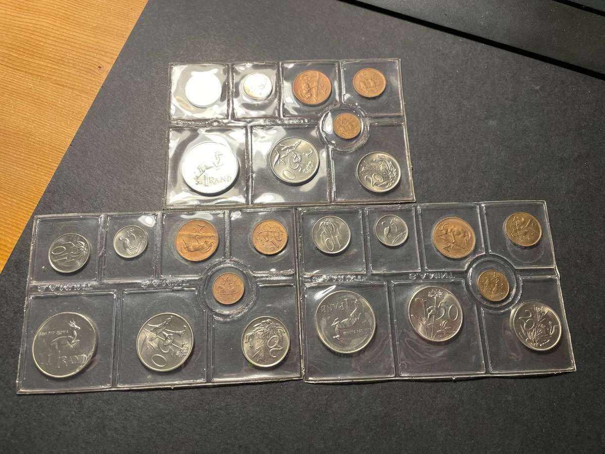 Original SA mint sealed 1977 Uncirculated mint pack from R1 to 1/2 cent - 3x available