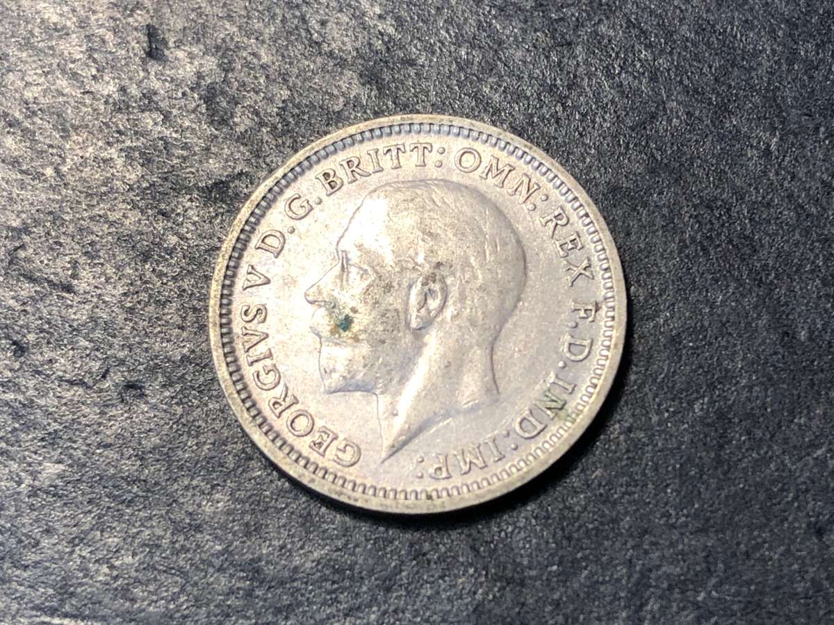 SILVER 1935 British 3 pence (tickey) coin - King George V