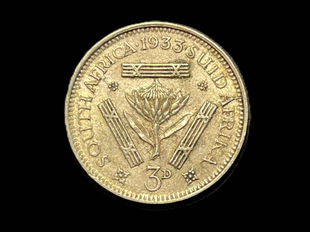 Scarce 1933 SA Union silver 3 pence coin - Higher grade & cracked die