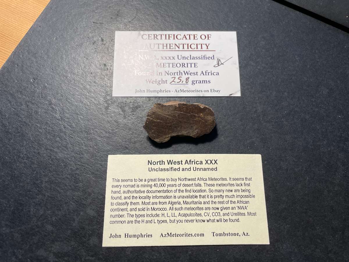 Lot of 2 meteorites with certificates of authenticity - For Bitter End only