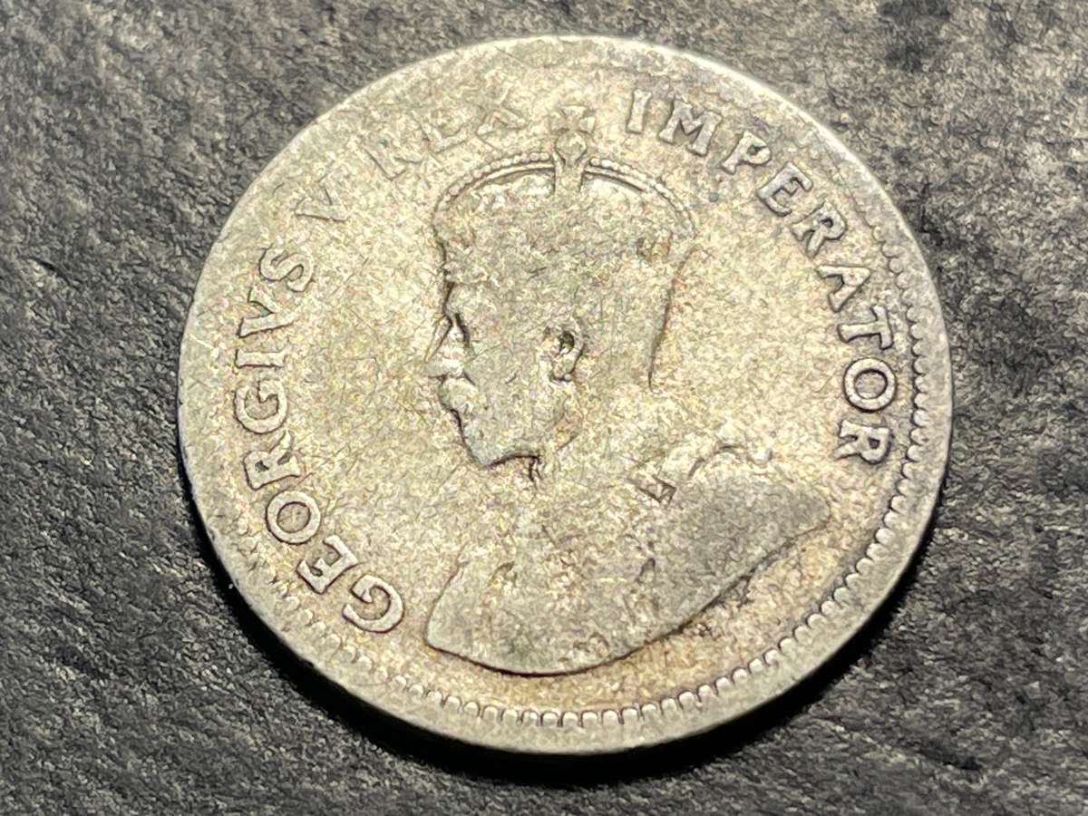 SILVER 1934 King George V South African 6 pence (6d) coin