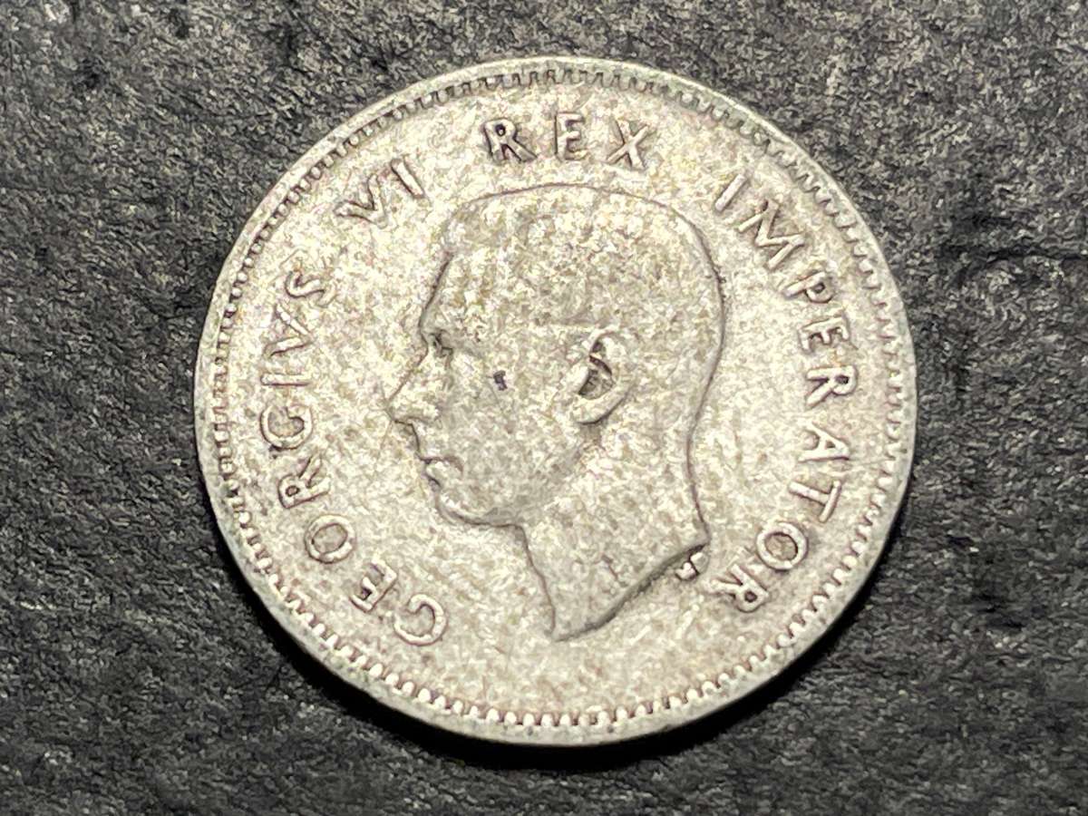 SILVER 1946 King George VI South African 3 pence (3d) coin - Tickey