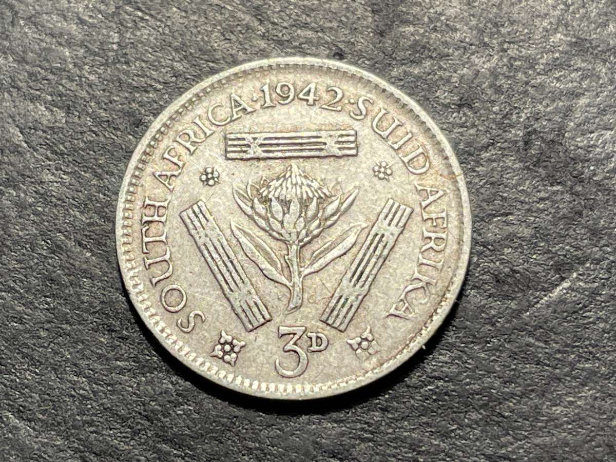 SILVER 1942 King George VI South African 3 pence (3d) coin - Tickey