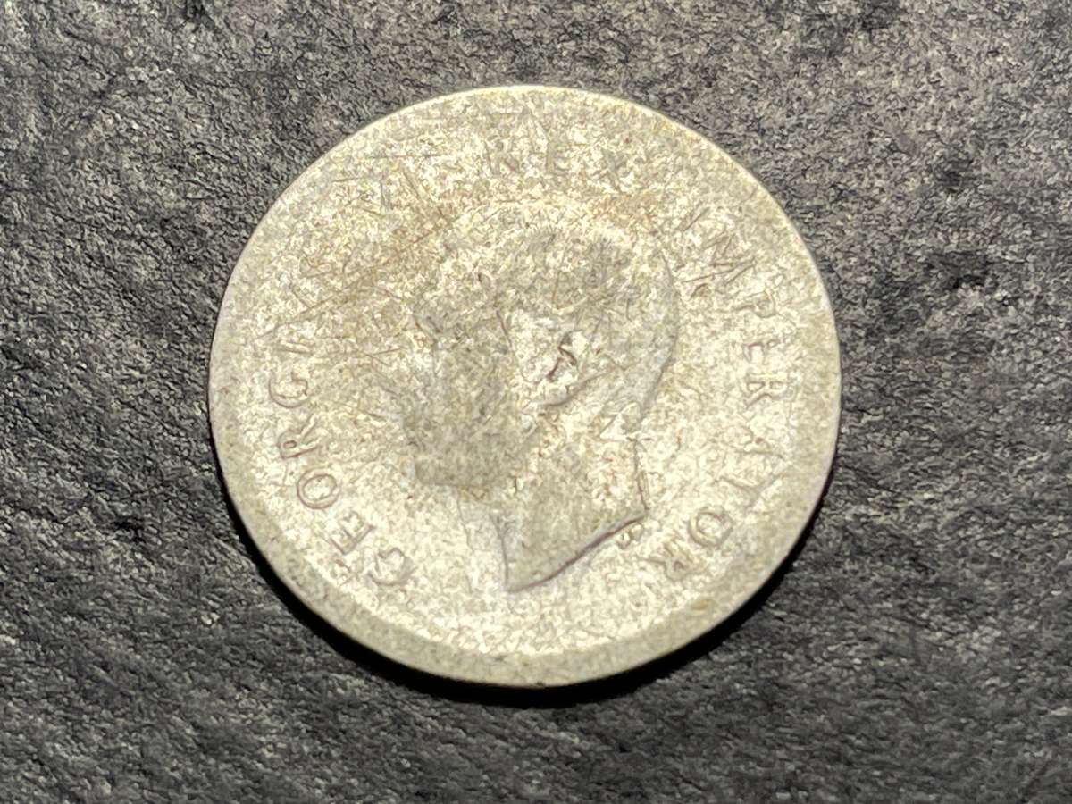 SILVER 1940 King George VI South African 3 pence (3d) coin - Tickey