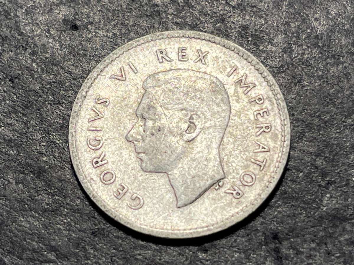 SILVER 1937 King George VI South African 3 pence (3d) coin - Tickey