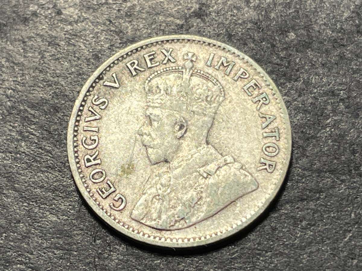 SILVER 1932 King George V South African 3 pence (3d) coin - Tickey