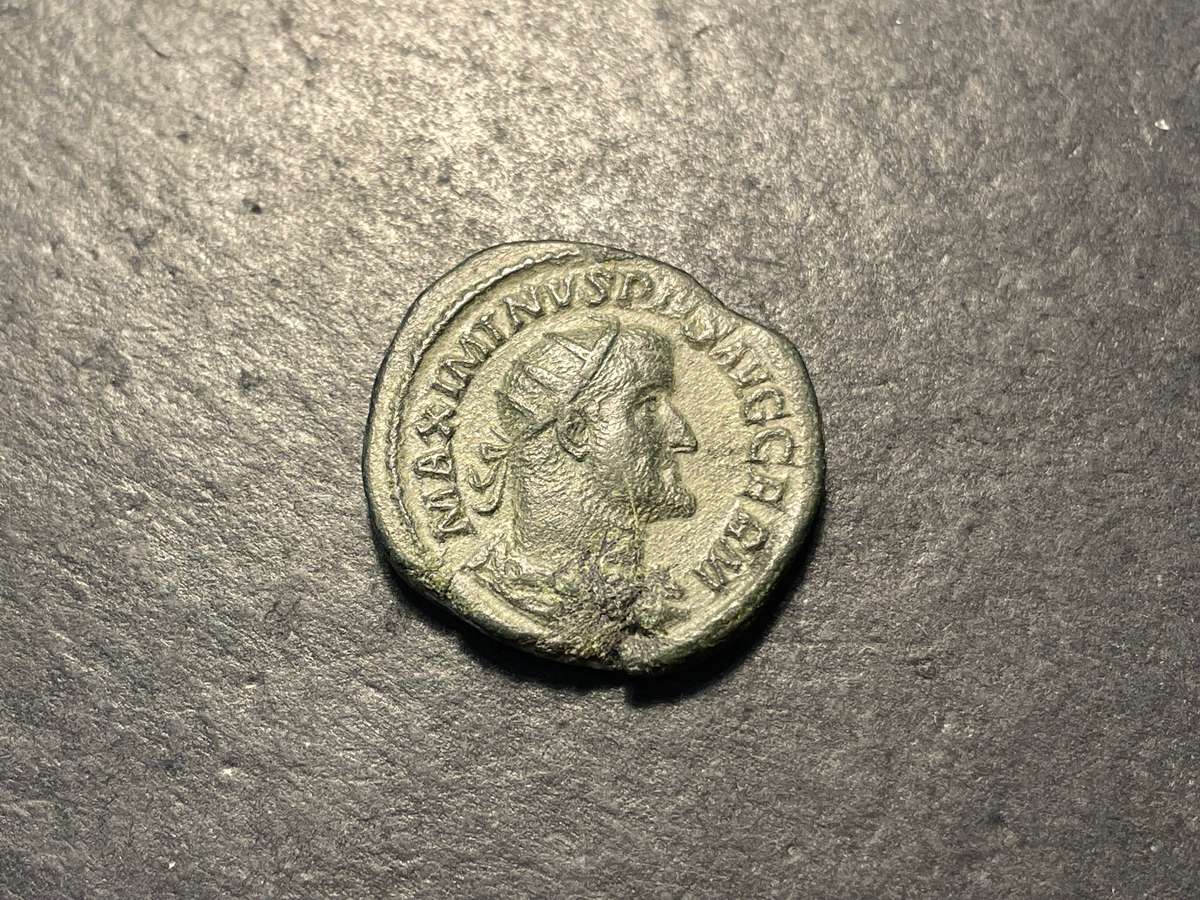 Large Ancient Rome bronze As coin - Emperor Maximinus Thrax who reigned from 138 AD to 161 AD