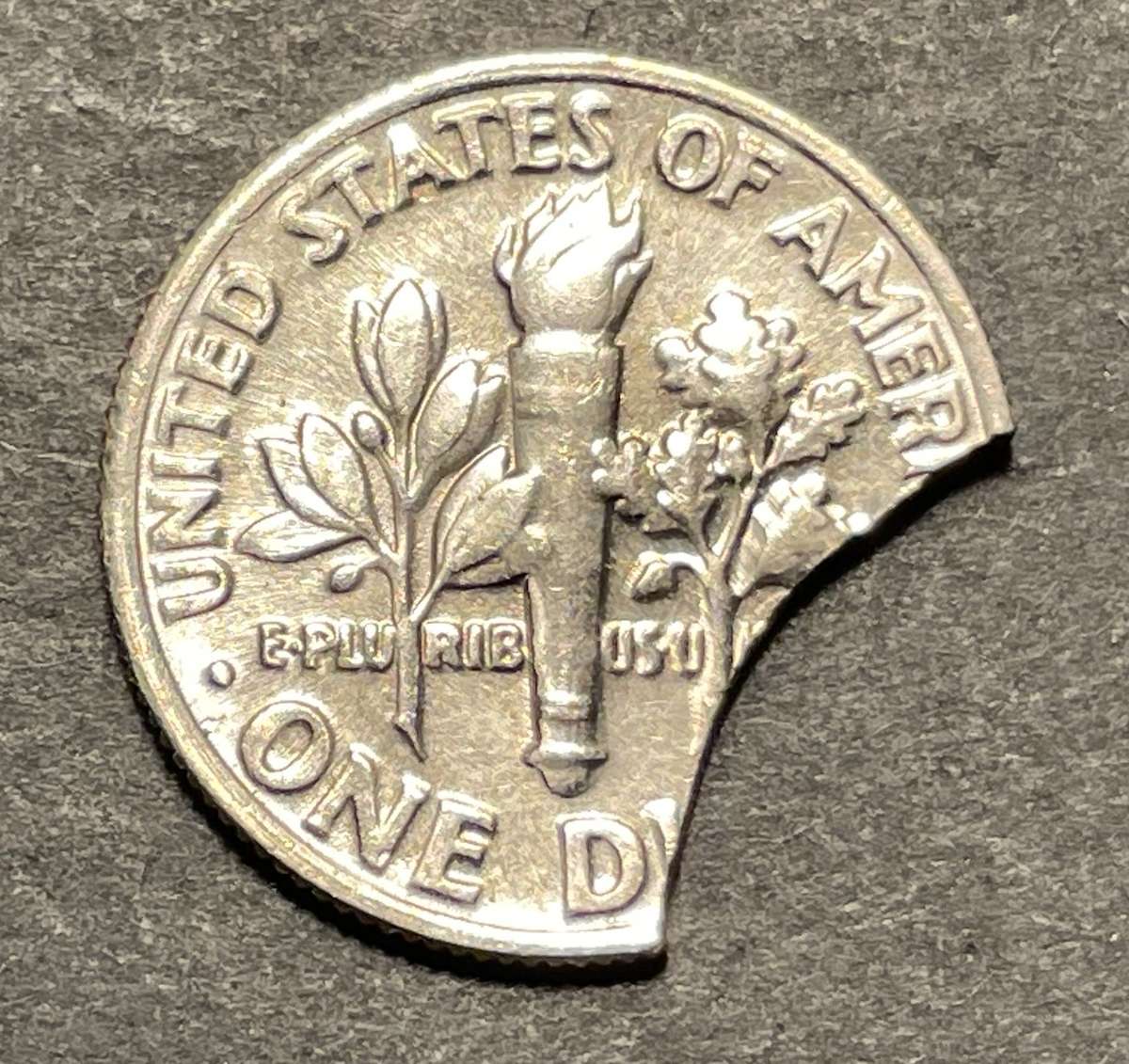 Nice Error 1989 P USA Dime coin in AU+/UNC - Large Clipped planchet error