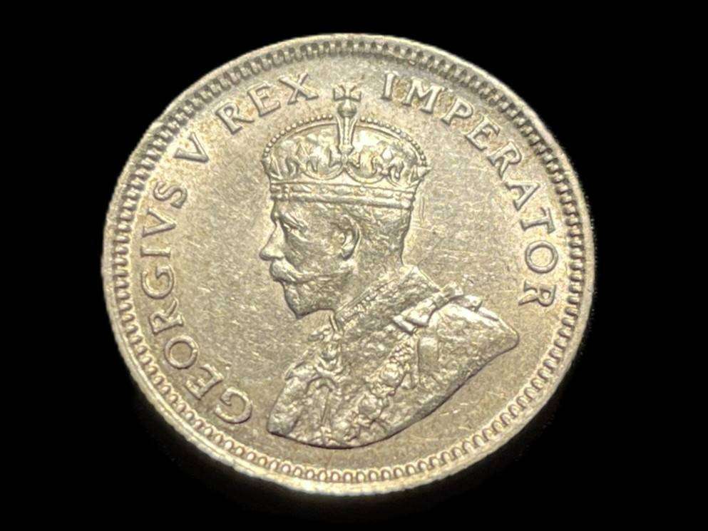 Rare 1925 SA Union silver 6 pence coin in a high grade