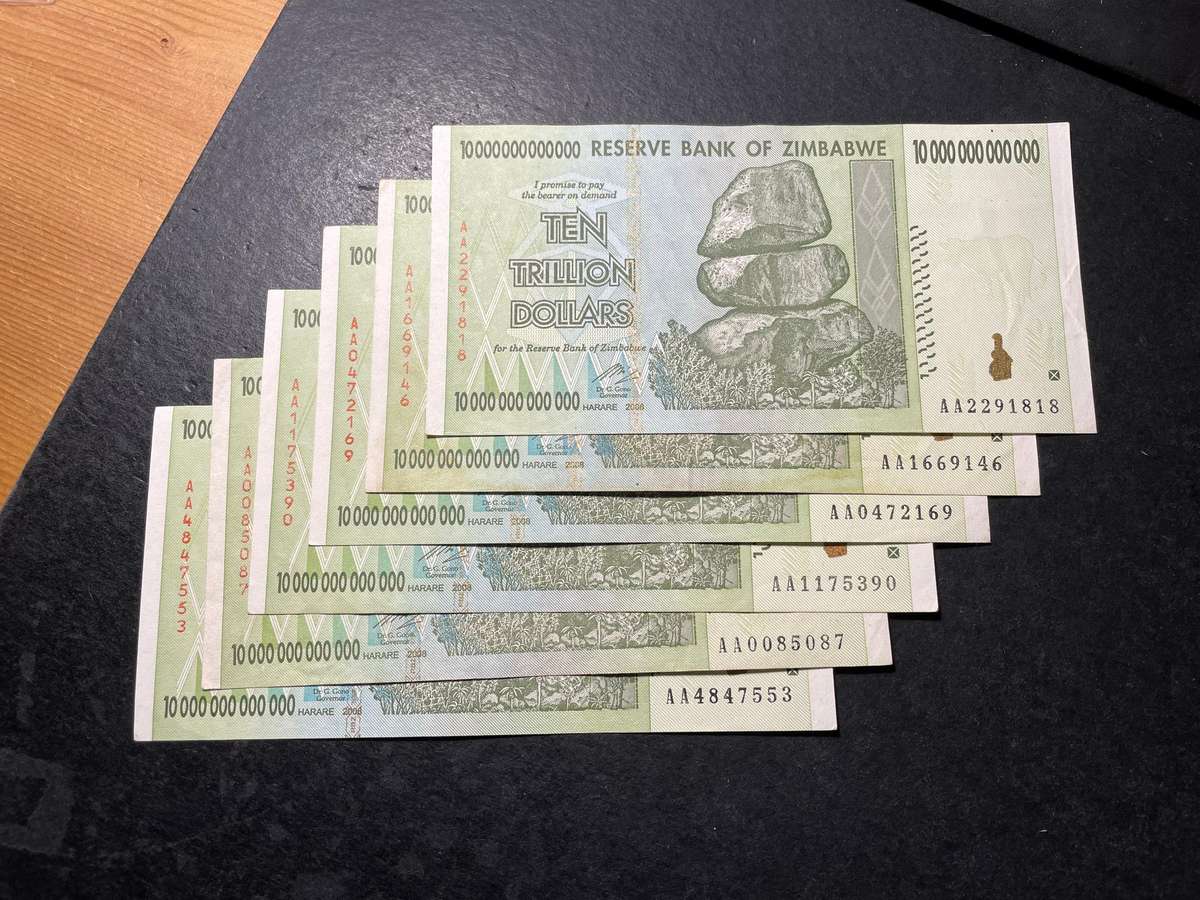 Nice Zimbabwe 10 Trillion dollar banknotes - 2008 Hyperinflation - 6 available