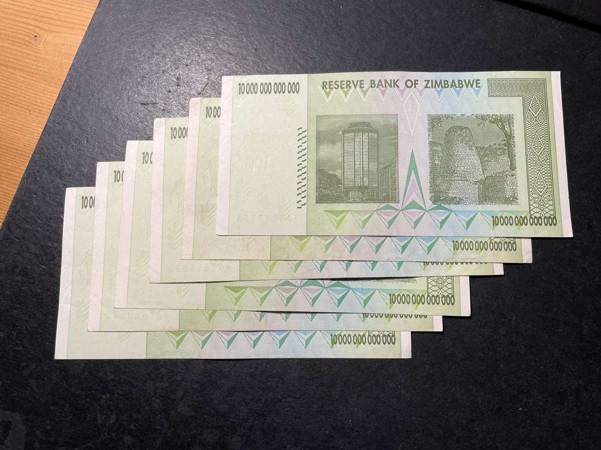 Nice Zimbabwe 10 Trillion dollar banknotes - 2008 Hyperinflation - 6 available