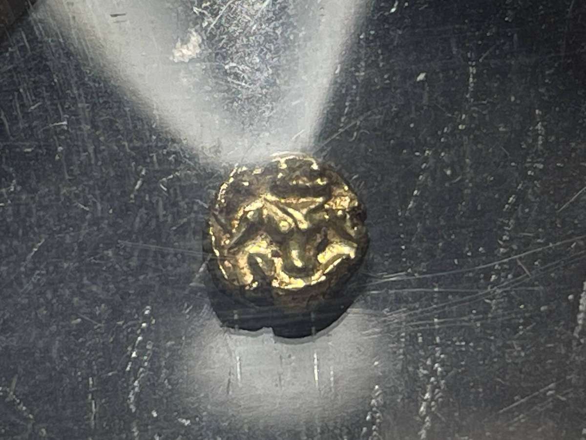 Indian Gold fanam coin NGC graded AU58 - Minted between 1638 and 1812 - Lot 1 of 2