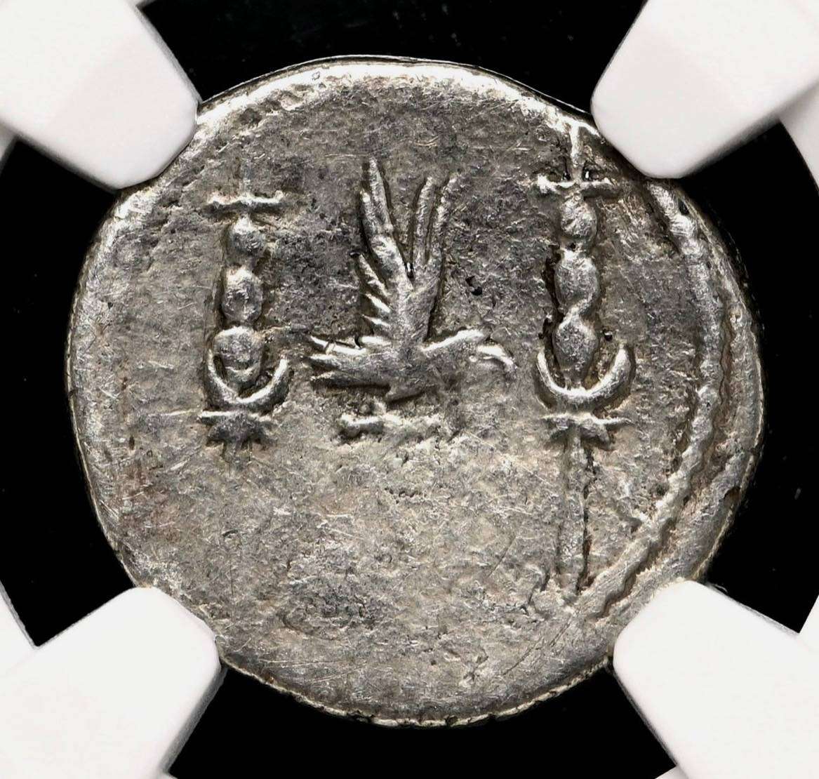 Minted under Marc Antony! - Ancient roman silver denarius NGC graded VG - Minted 32 to 31 BC