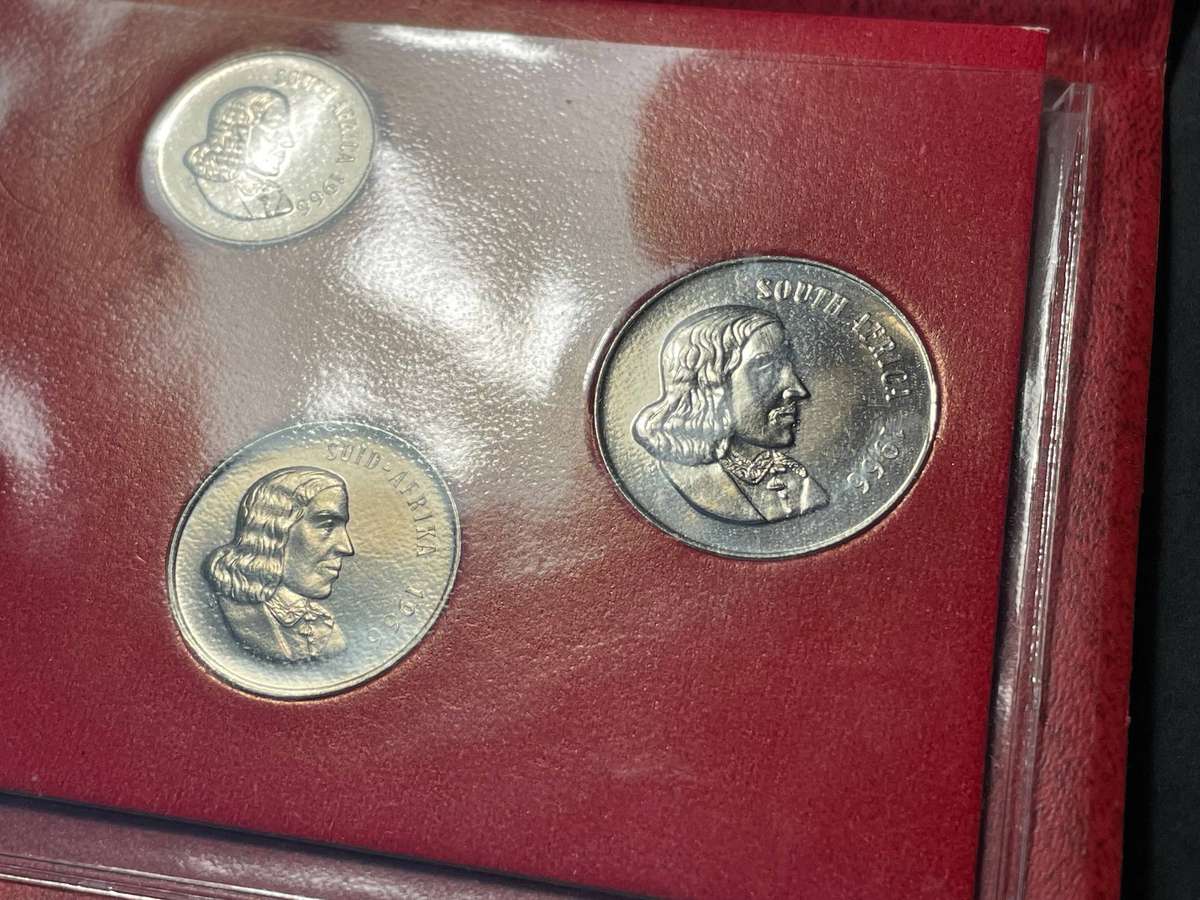 1966 South African short proof set in custom made holder - As per photos