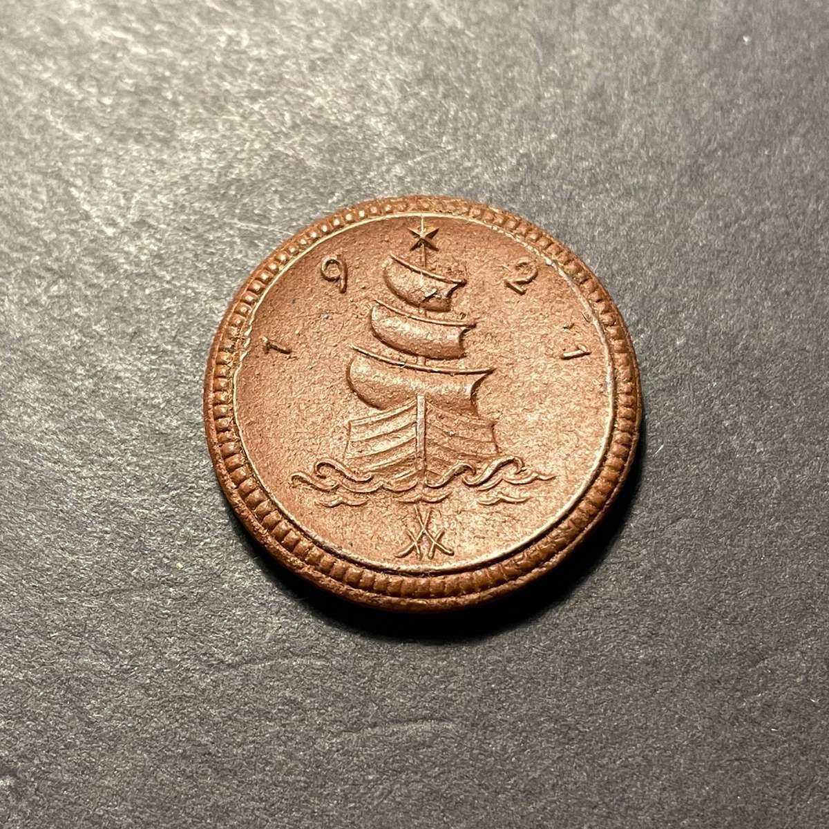 1921 Aftermath of World War 1 German hyperinflation coinage in porcelain - Excellent condition