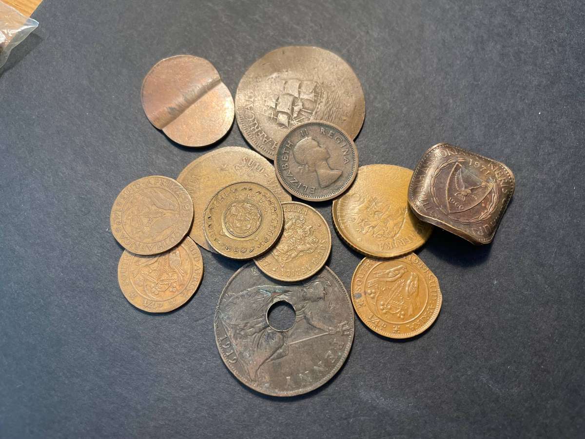 Collection of various alerted/damaged bronze coins - As per photo