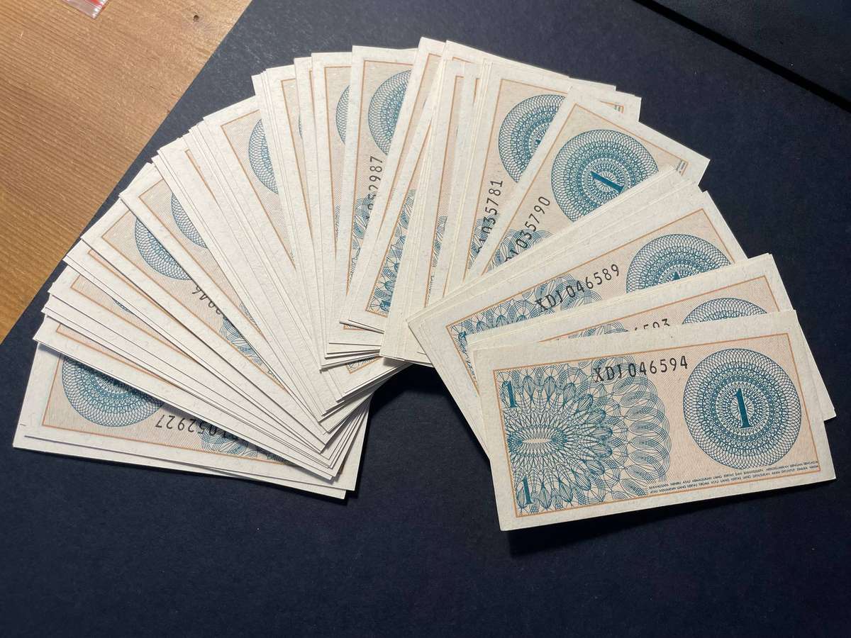 Lot of 98x Indonesia 1 Sen bank notes - All uncirculated