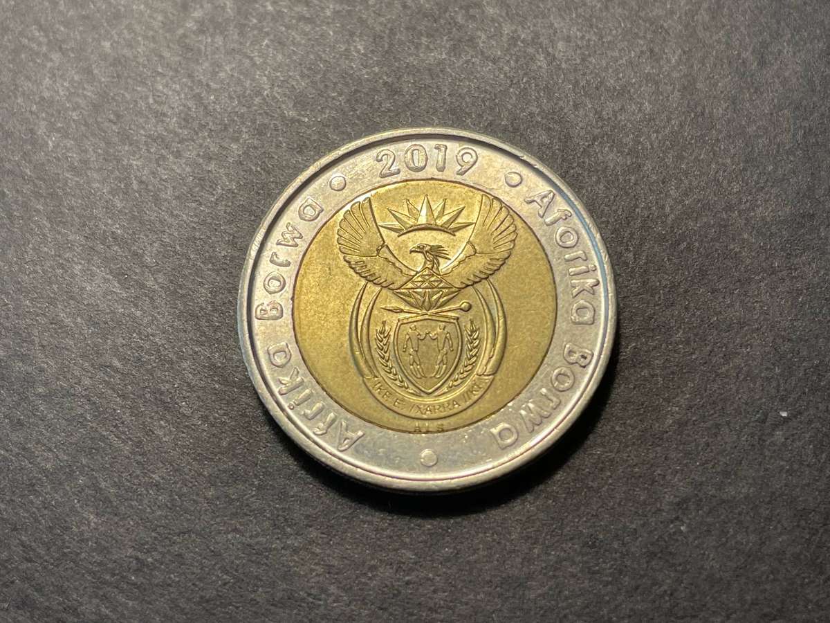 2019 Twenty five years of Democracy commemorative R5 coin