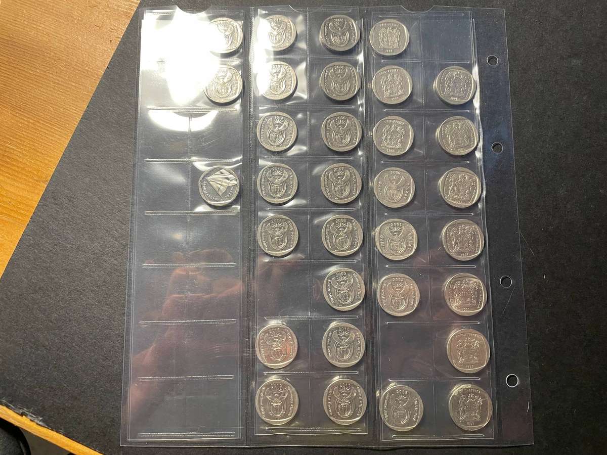 Almost complete set of 32x R1 coins from 1990 to 2023 - Missing only 4 coins