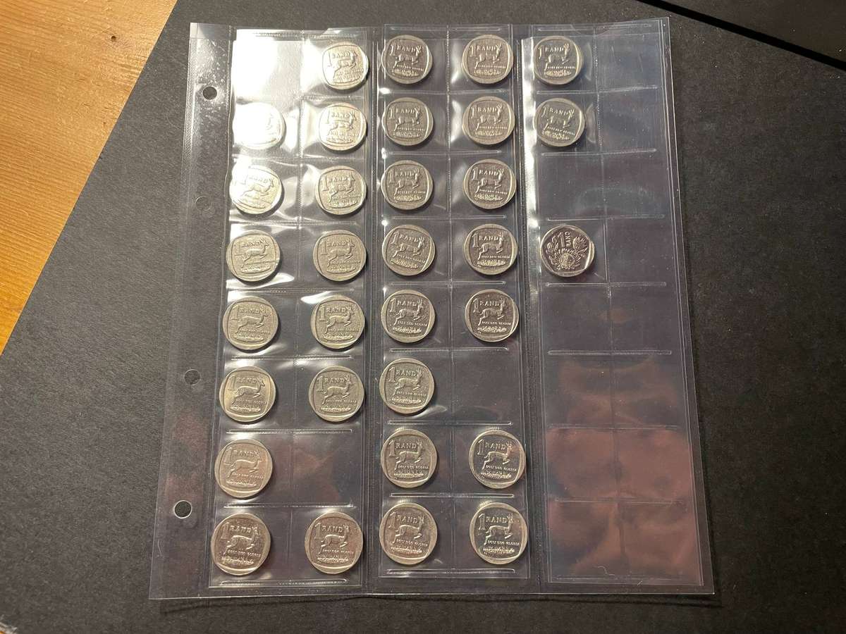 Almost complete set of 32x R1 coins from 1990 to 2023 - Missing only 4 coins