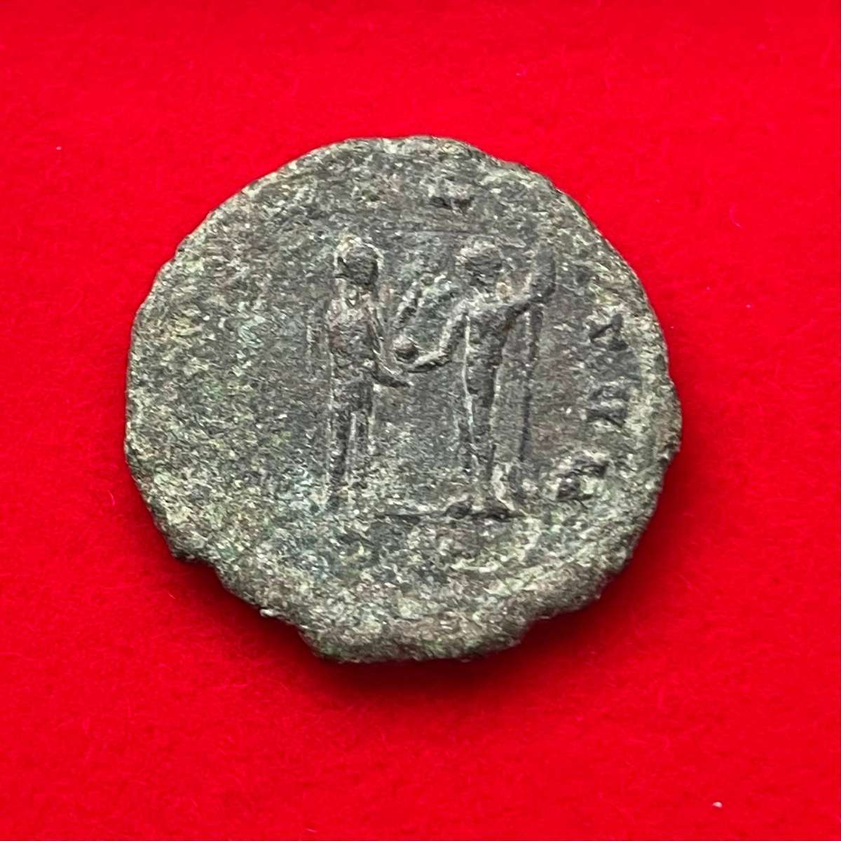 Ancient Roman Antoninianus coin minted under emperor Aurelian (270 until 275 AD)