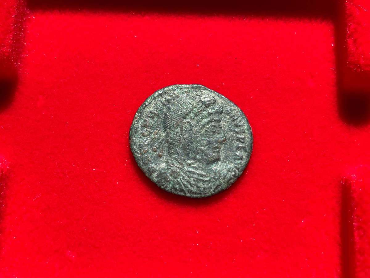 Ancient Roman bronze nummus - probably emperor Valentinian I