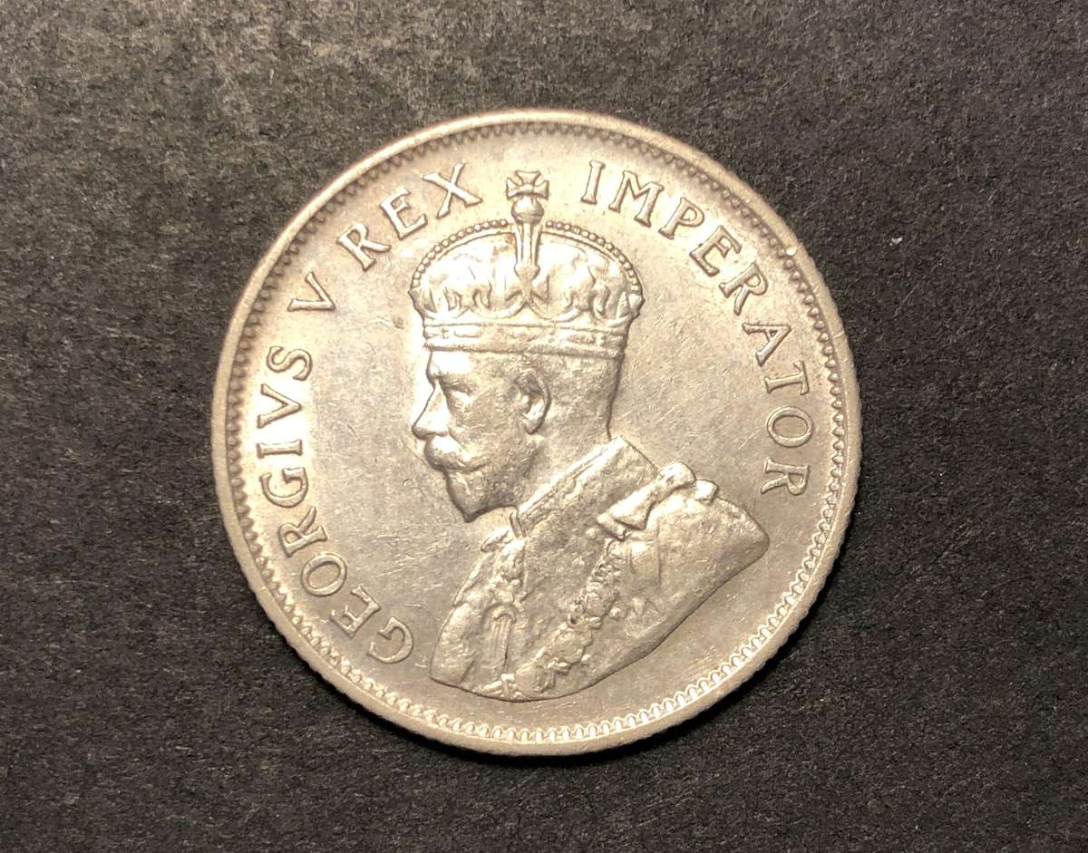 Scarce AU+ 1934 SA Union silver shilling coin - High catalogue value of R3000 in AU & R10,000 in UNC