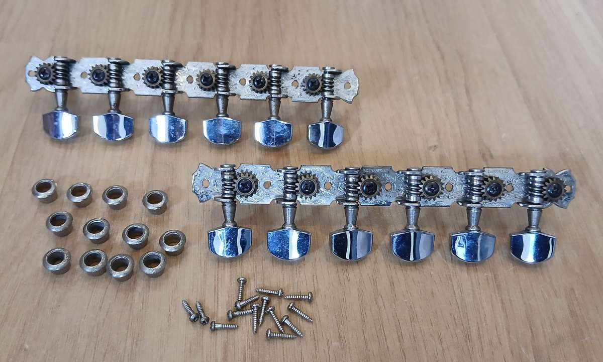 Hofner guitar - vintage 12 string tuners