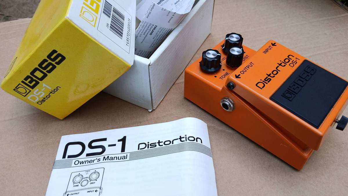 BOSS DS-1 Distortion guitar pedal