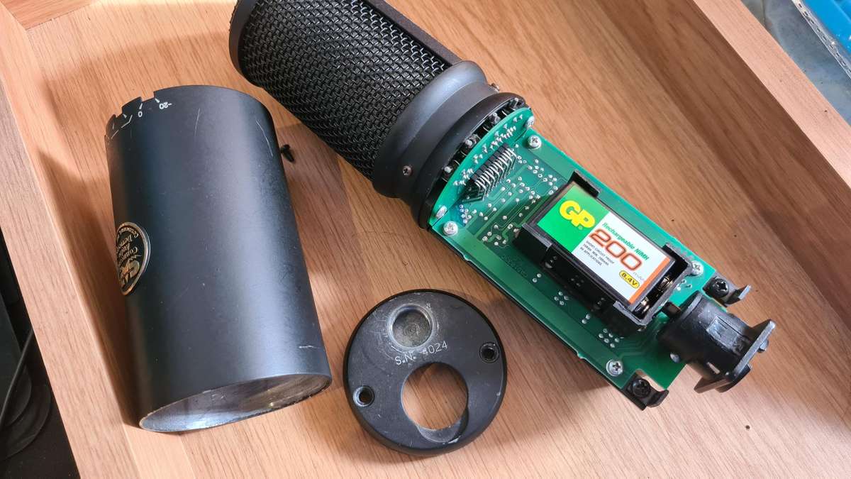 CAD Equitek E-200 microphone