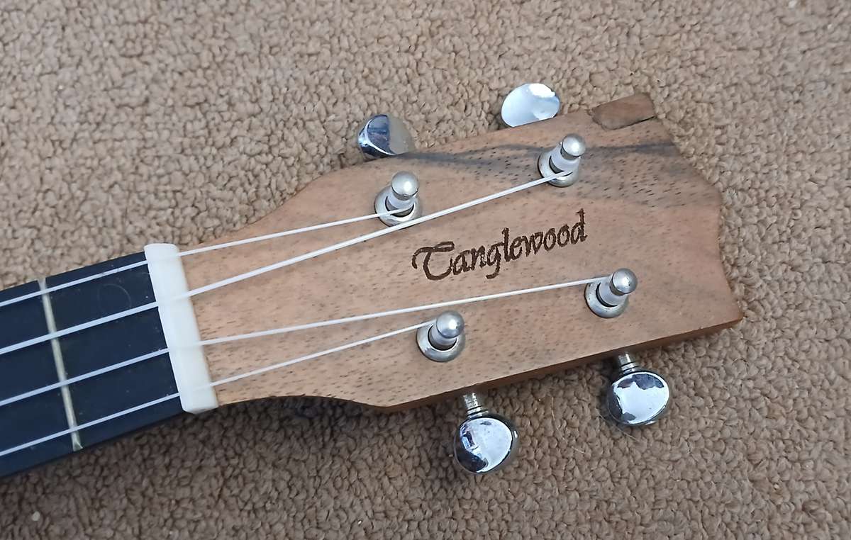 Ukelele Tanglewood TWT13E