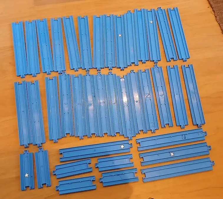 TOMY Thomas train set straight tracks