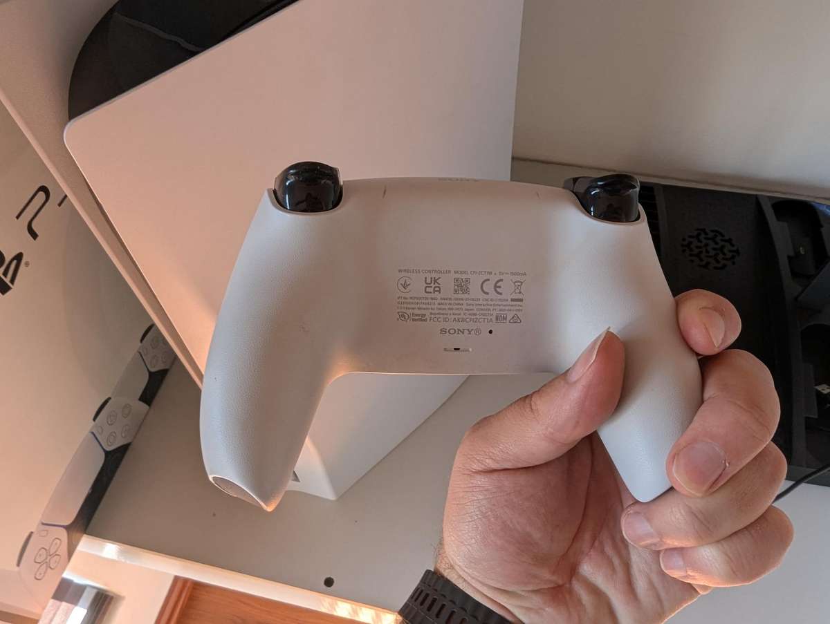 PS5 Standard Disc Edition with one PS5 DualSense controller + Dragon's Dogma PS5 game