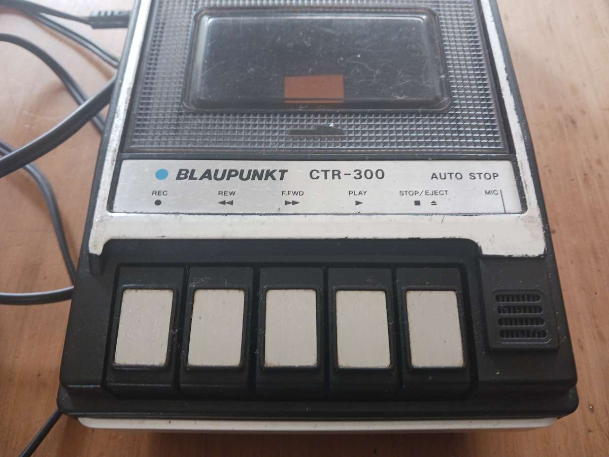 Blaupunkt CTR - 300  Portable Cassette Player/Recorder