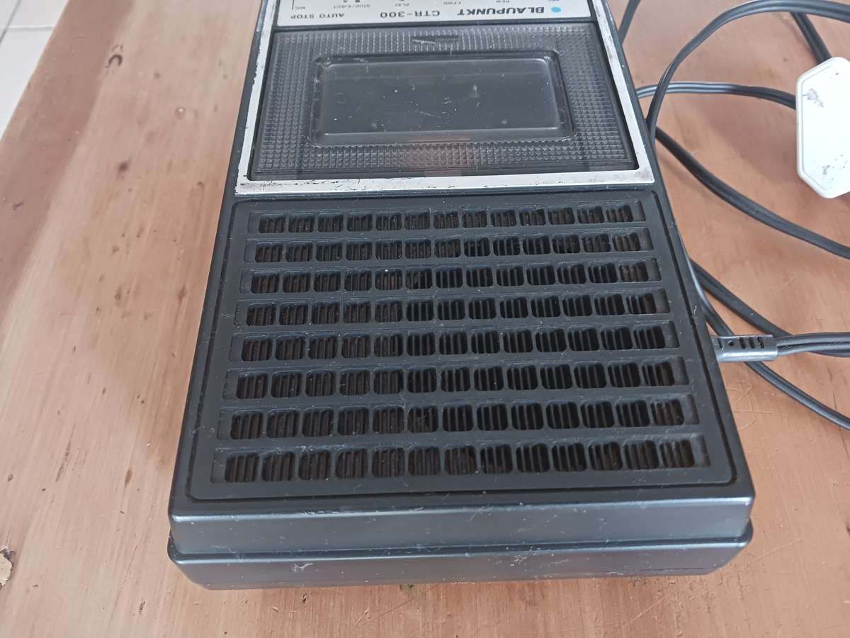 Blaupunkt CTR - 300  Portable Cassette Player/Recorder