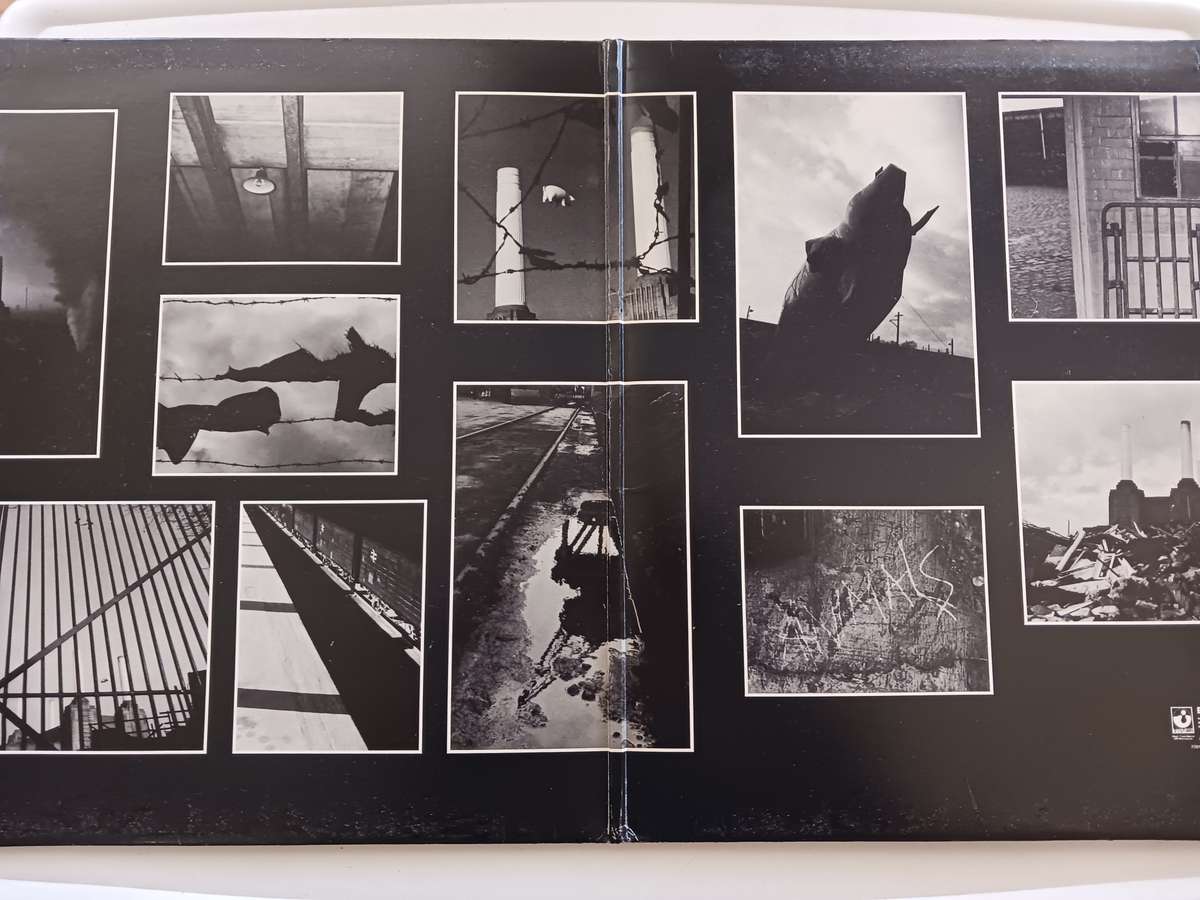 Pink Floyd - Animals  ( 1977 UK released LP 1st UK issue )