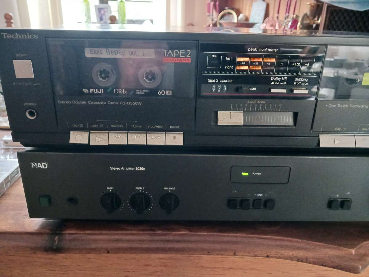 Technics :  Double  Stereo Cassette Deck RS - D550W