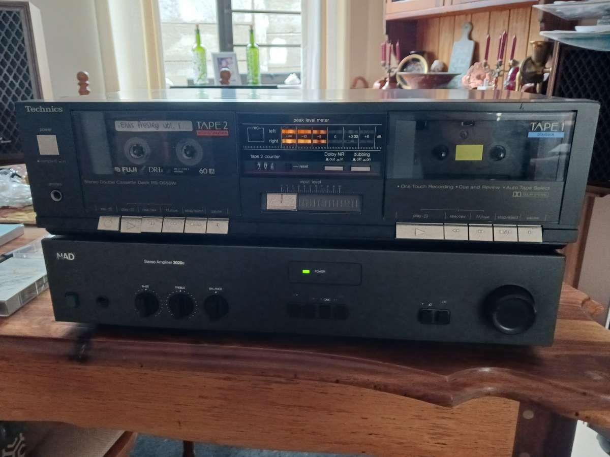 Technics :  Double  Stereo Cassette Deck RS - D550W